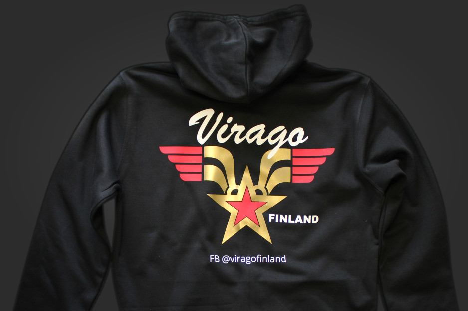 Musta vetoketjuhuppari Virago Finlandin merkkauksella