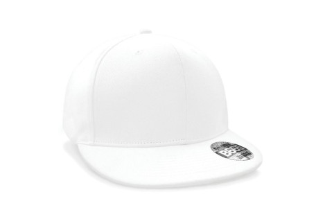 Valkoinen lippis suoralla lipalla