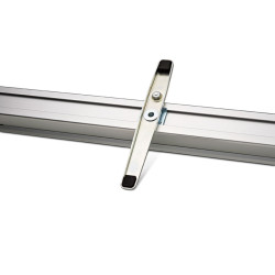 Compact Roll up -teline kuvattuna pohjasta jalka avattuna