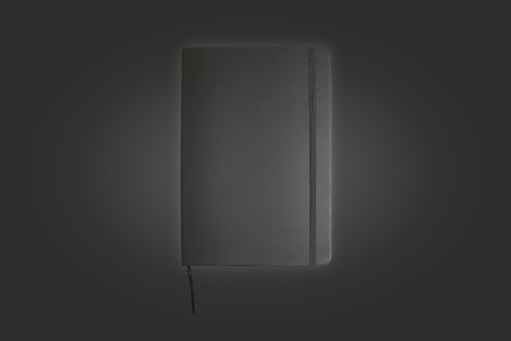 Musta mattapintainen muistikirja